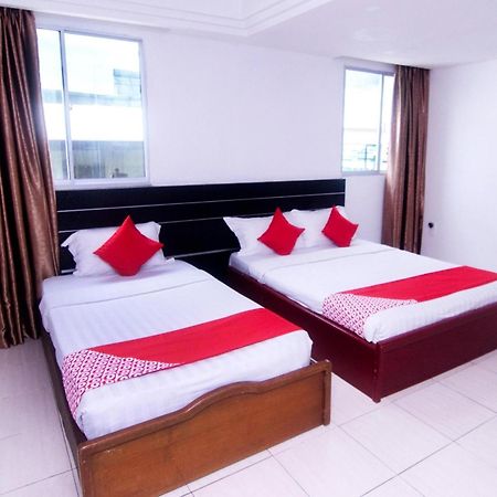 Super Oyo 991 Mayfair Hotel Kuching Exterior foto