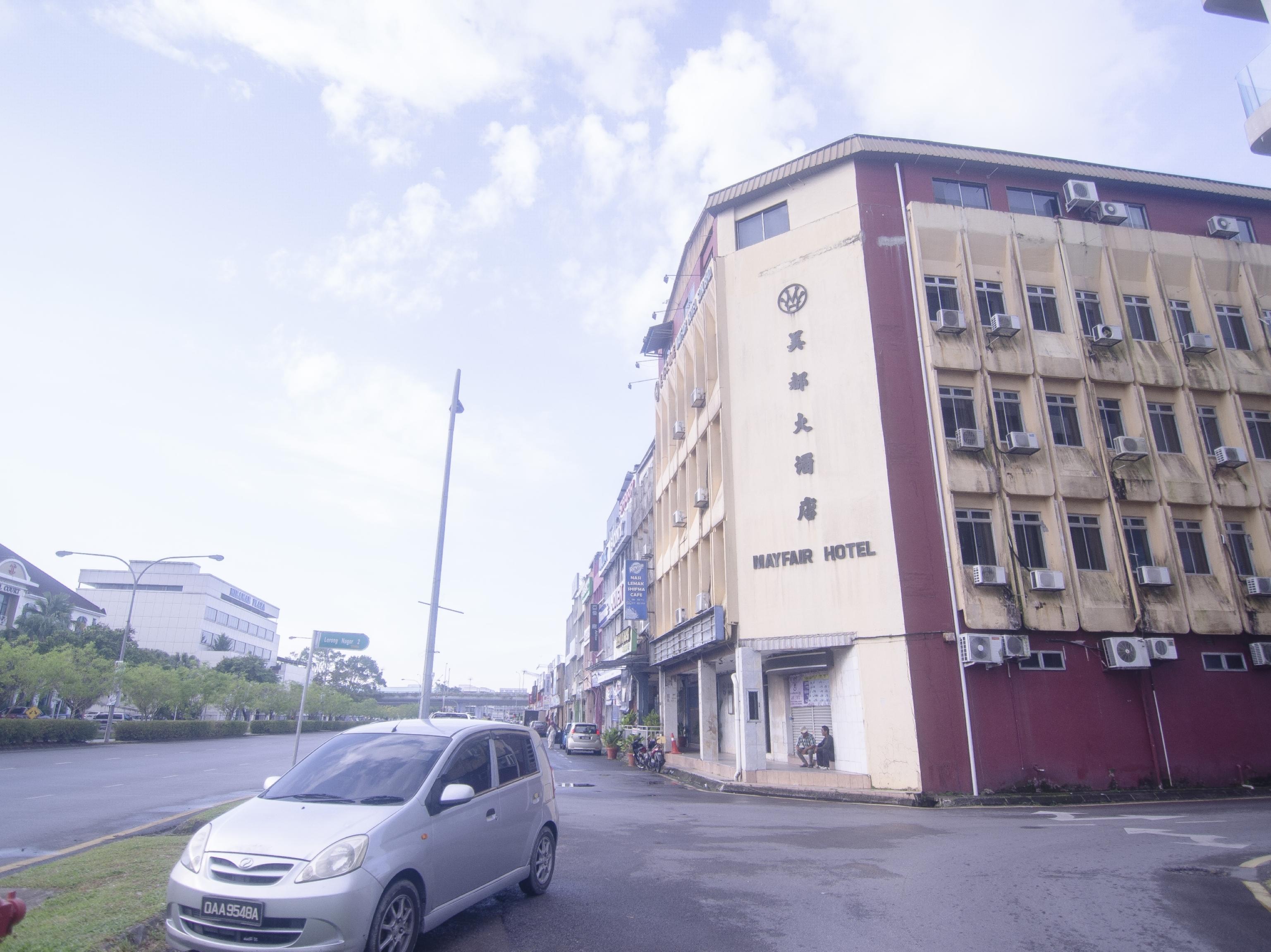 Super Oyo 991 Mayfair Hotel Kuching Exterior foto