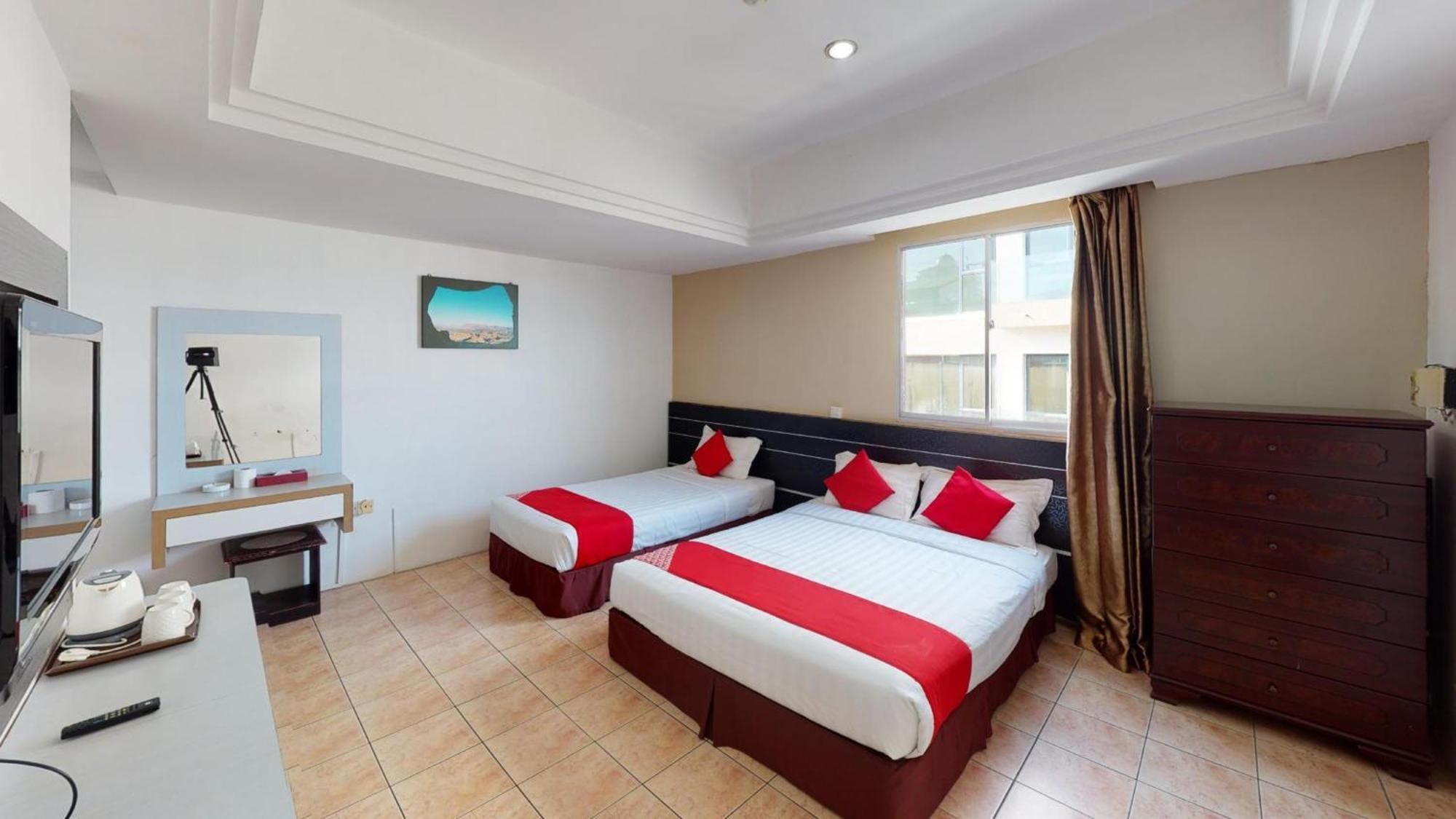 Super Oyo 991 Mayfair Hotel Kuching Exterior foto