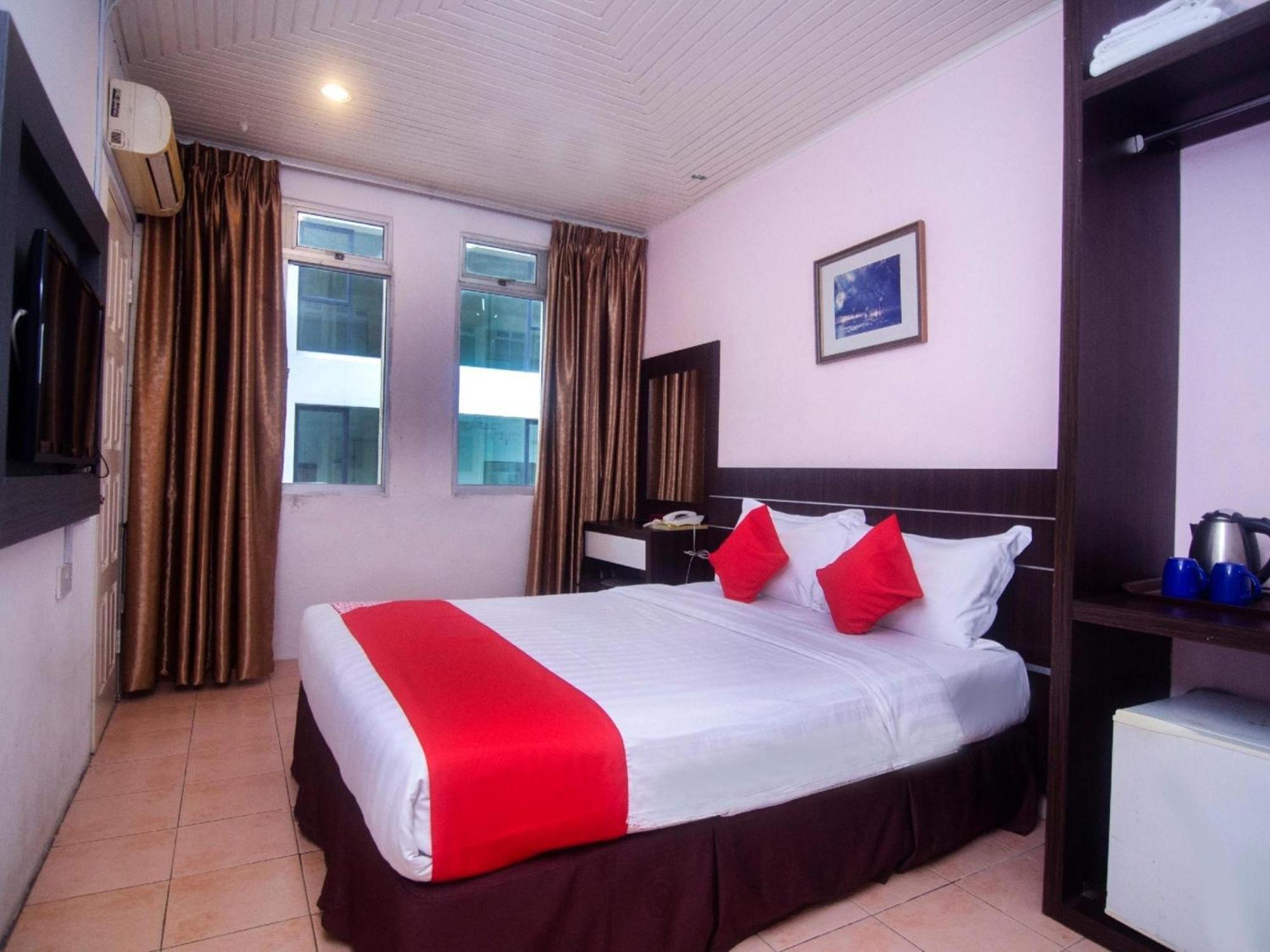 Super Oyo 991 Mayfair Hotel Kuching Exterior foto